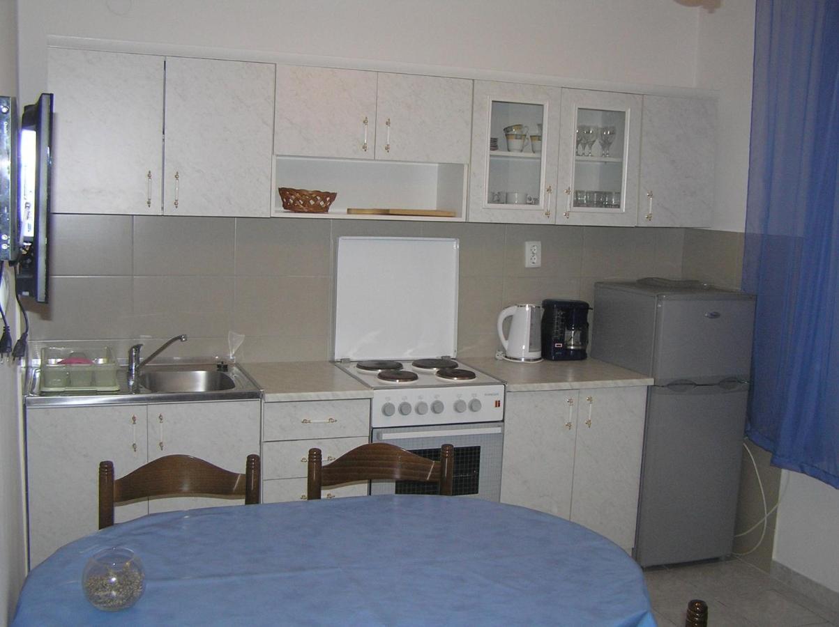 Apartments with a parking space Supetarska Draga - Donja, Rab - 15999 Bagian luar foto