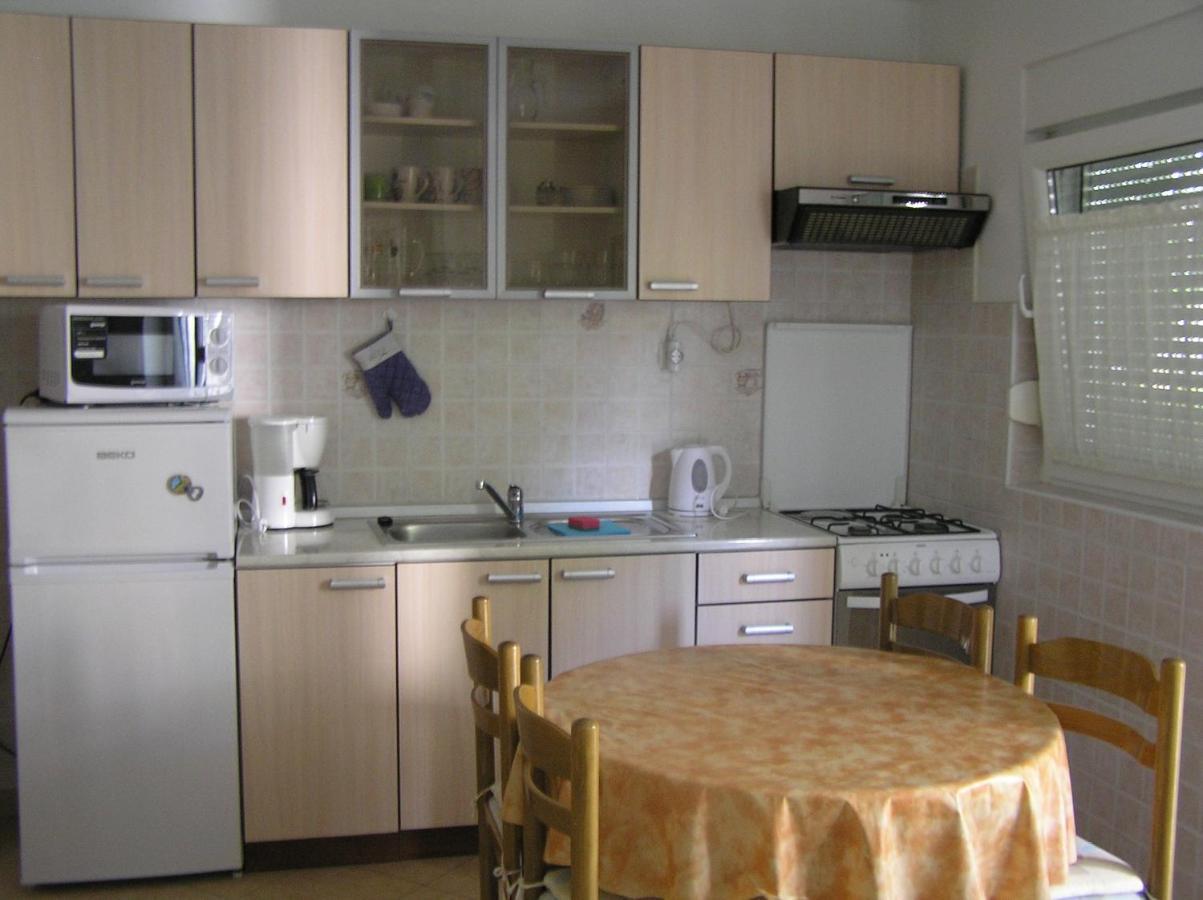 Apartments with a parking space Supetarska Draga - Donja, Rab - 15999 Bagian luar foto
