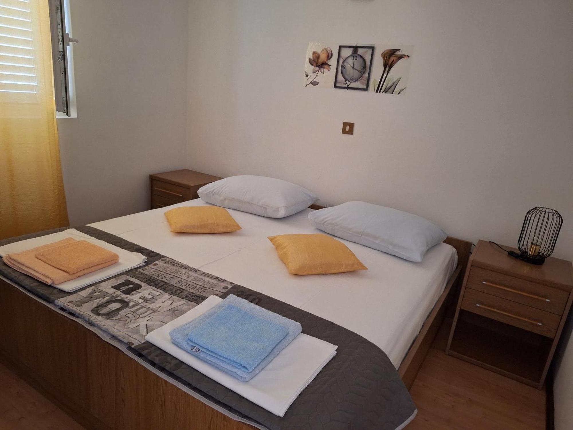 Apartments with a parking space Supetarska Draga - Donja, Rab - 15999 Bagian luar foto