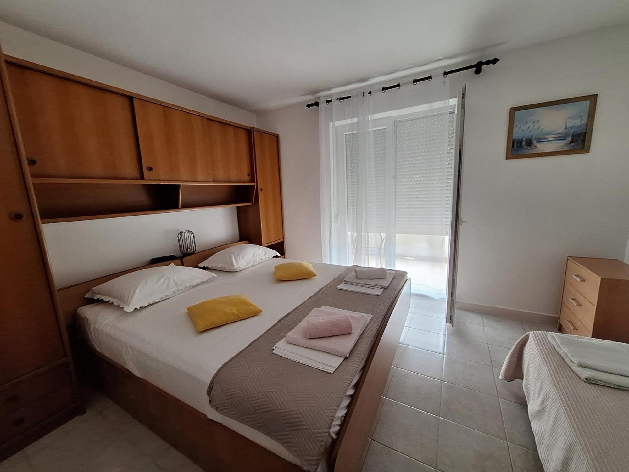 Apartments with a parking space Supetarska Draga - Donja, Rab - 15999 Bagian luar foto